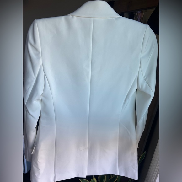 Women’s Blazer - Picture 3 of 4